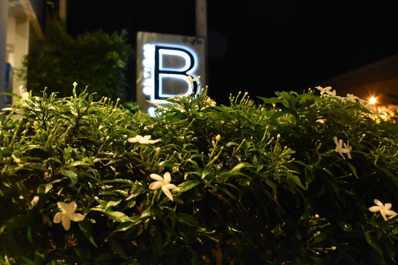 B Boutique Residence Szuratthani Kültér fotó